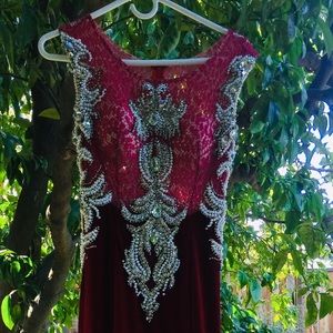 Ballgown /Formal, true to size 4